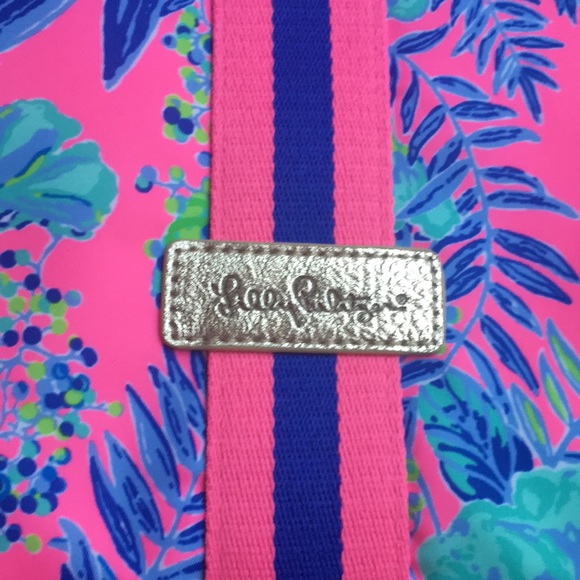 Lilly Pulitzer Thompson Clutch Pouch Bag - Pink Isle Lil Earned Stripes New NWT - Picture 3 of 11